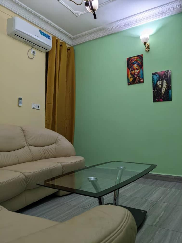 Residence 2K Studio Meuble-Chapelle Symbock-Gardien-Wifi-Location Vehicule Яунде Екстер'єр фото