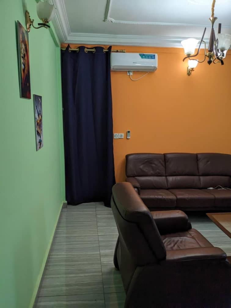 Residence 2K Studio Meuble-Chapelle Symbock-Gardien-Wifi-Location Vehicule Яунде Екстер'єр фото
